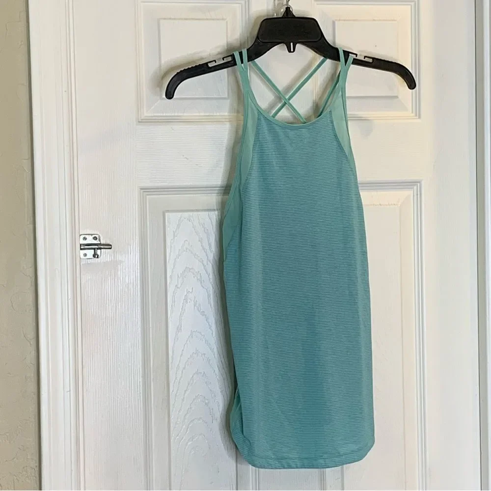 Lululemon Run Off-Route Tank Size 6 in Mint